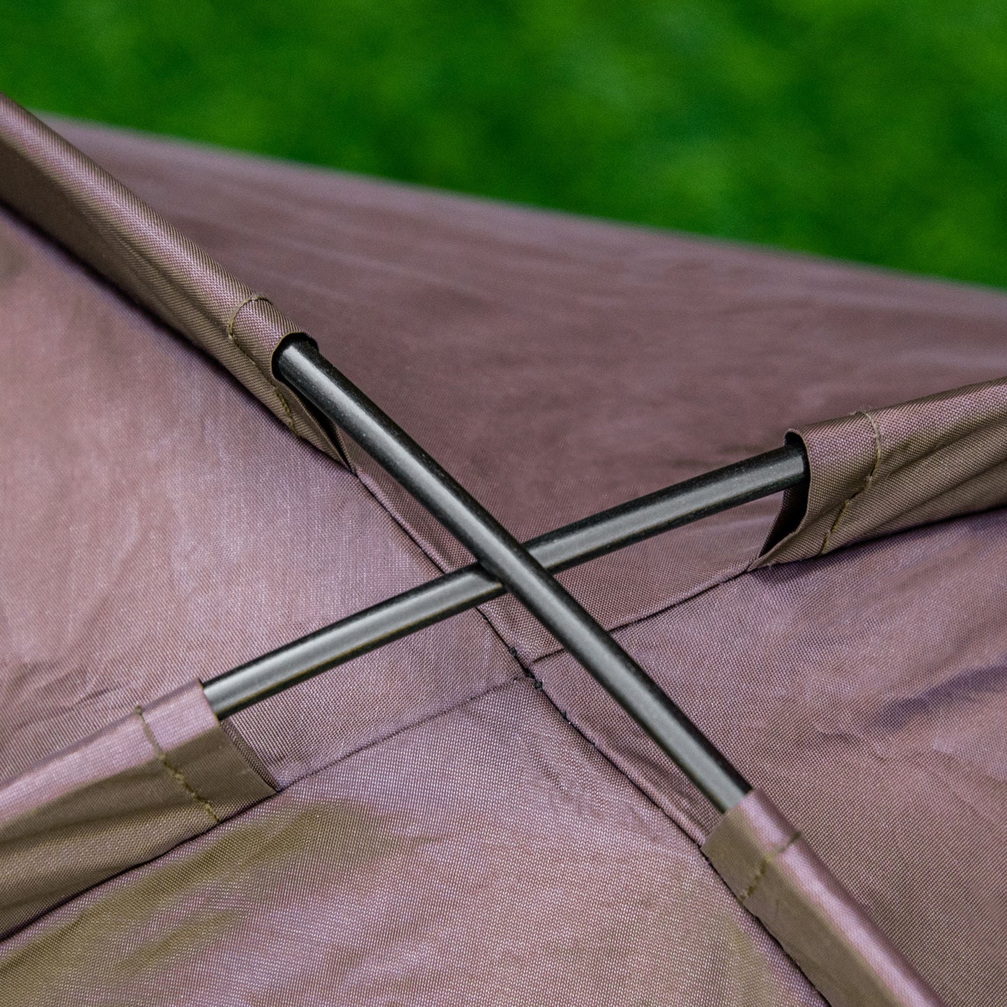 PawHut Haustierbett mit Baldachin, klappbar, Hundeliege, Outdoor-Hundebett, Mesh-Stoff, Braun + Schwarz