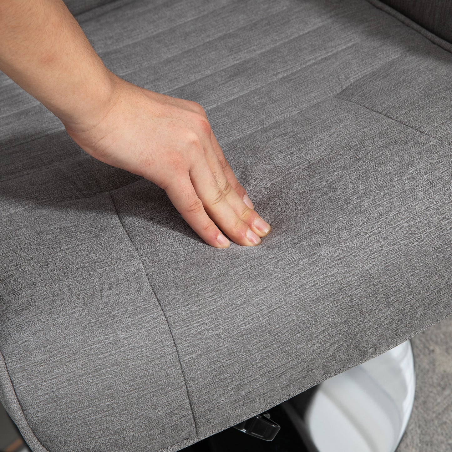 HOMCOM Relaxsessel mit Hocker, drehbar, neigbare Rückenlehne, bis 150 kg, 69 x 71 x 104 cm, Grau