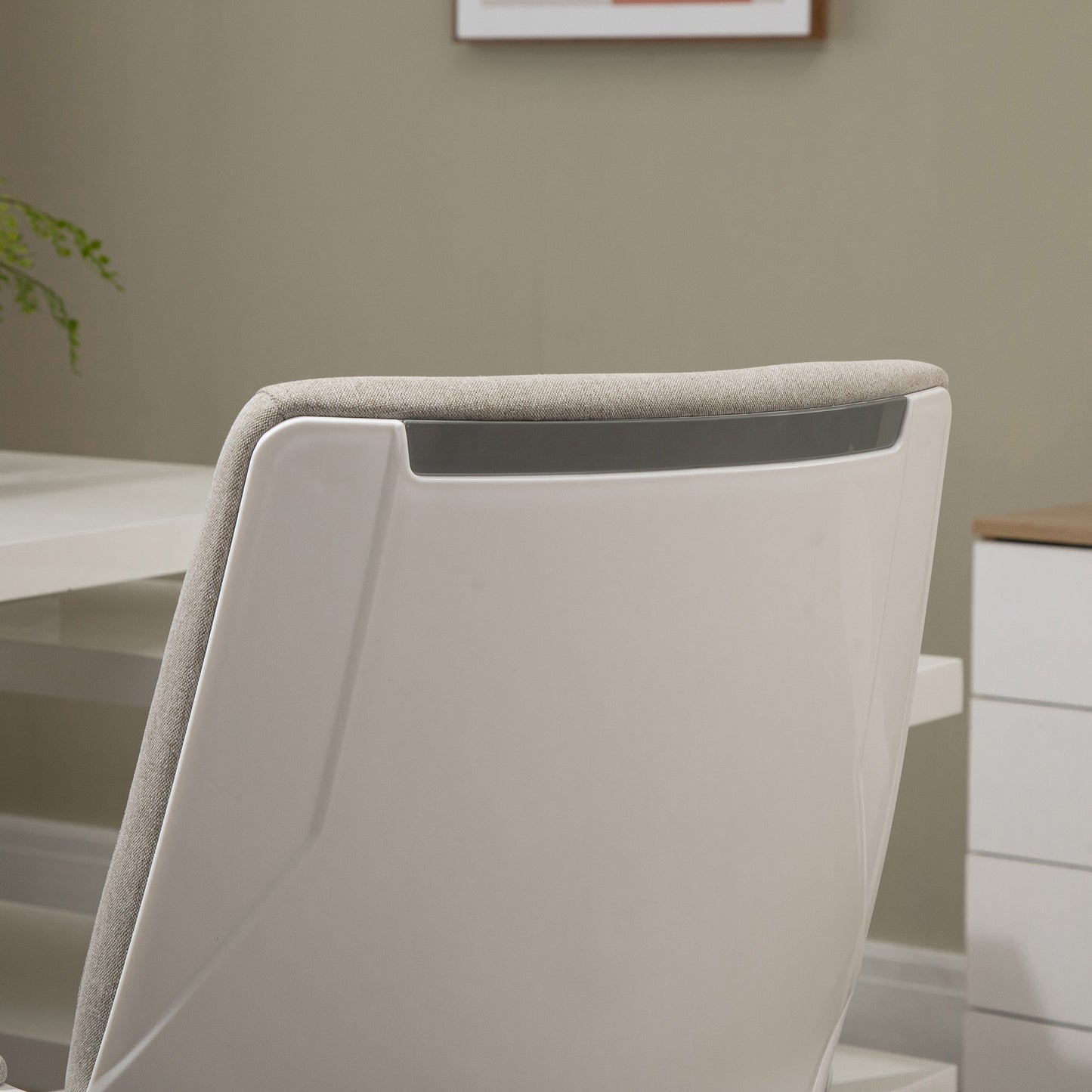 Vinsetto Bürostuhl Schreibtischstuhl Home-Office-Stuhl mit Wippenfunktion Rückenlehne höhenverstellbarer dick gepolstert ergonomisch 360°-Drehräder Polyester Nylon PP Beige+Weiß 62x69x92-100 cm