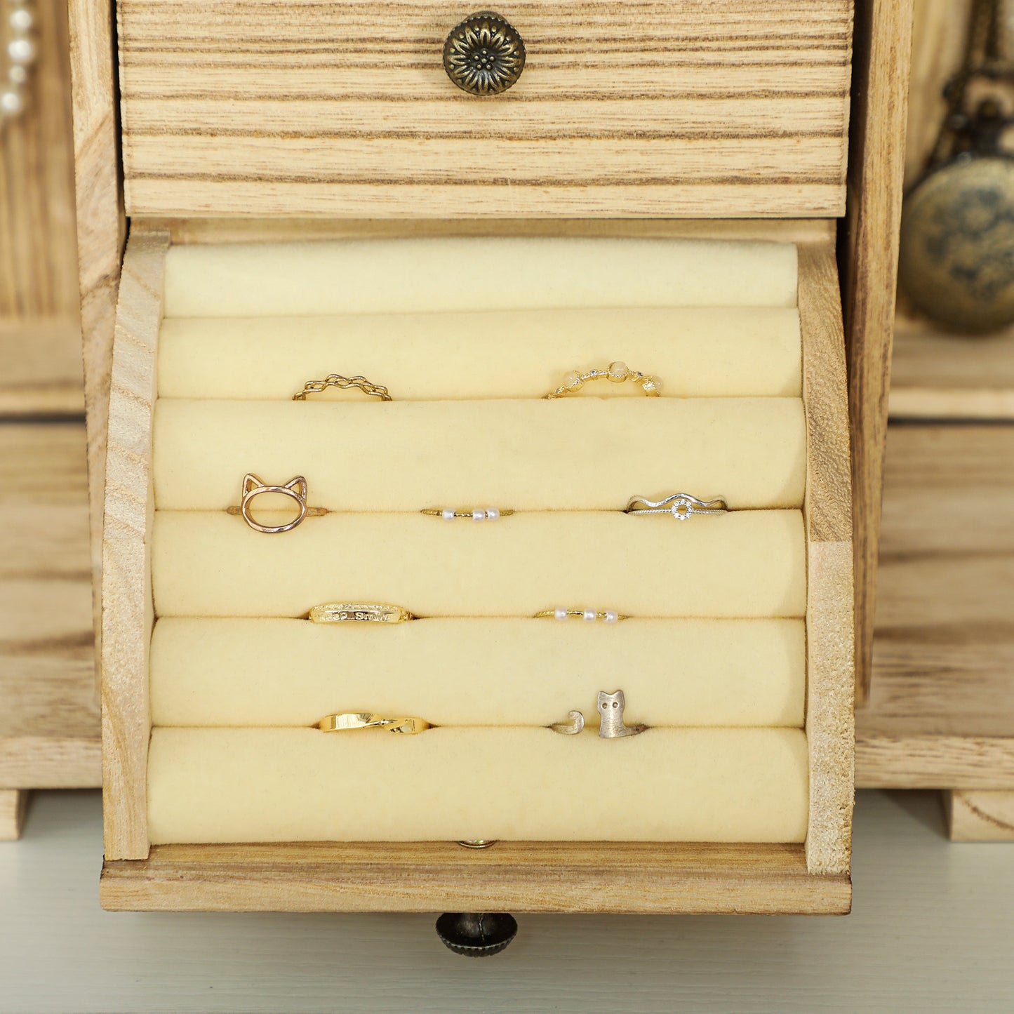 HOMCOM Schmuckbox, Schmuckschatulle, 4-stufiges Layout, integrierter Spiegel, Holz, Braun