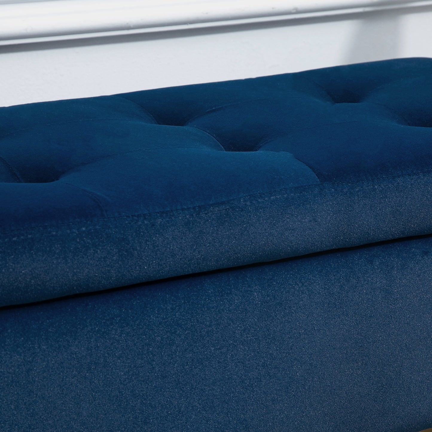 HOMCOM Sitzbank mit Stauraum Armlehnen Polsterbank mit Samtoptik, Sitztruhe mit Holzbeine, Truhenbank für Wohnzimmer Schlafzimmer Flur 107 x 42 x 65 cm, Blau