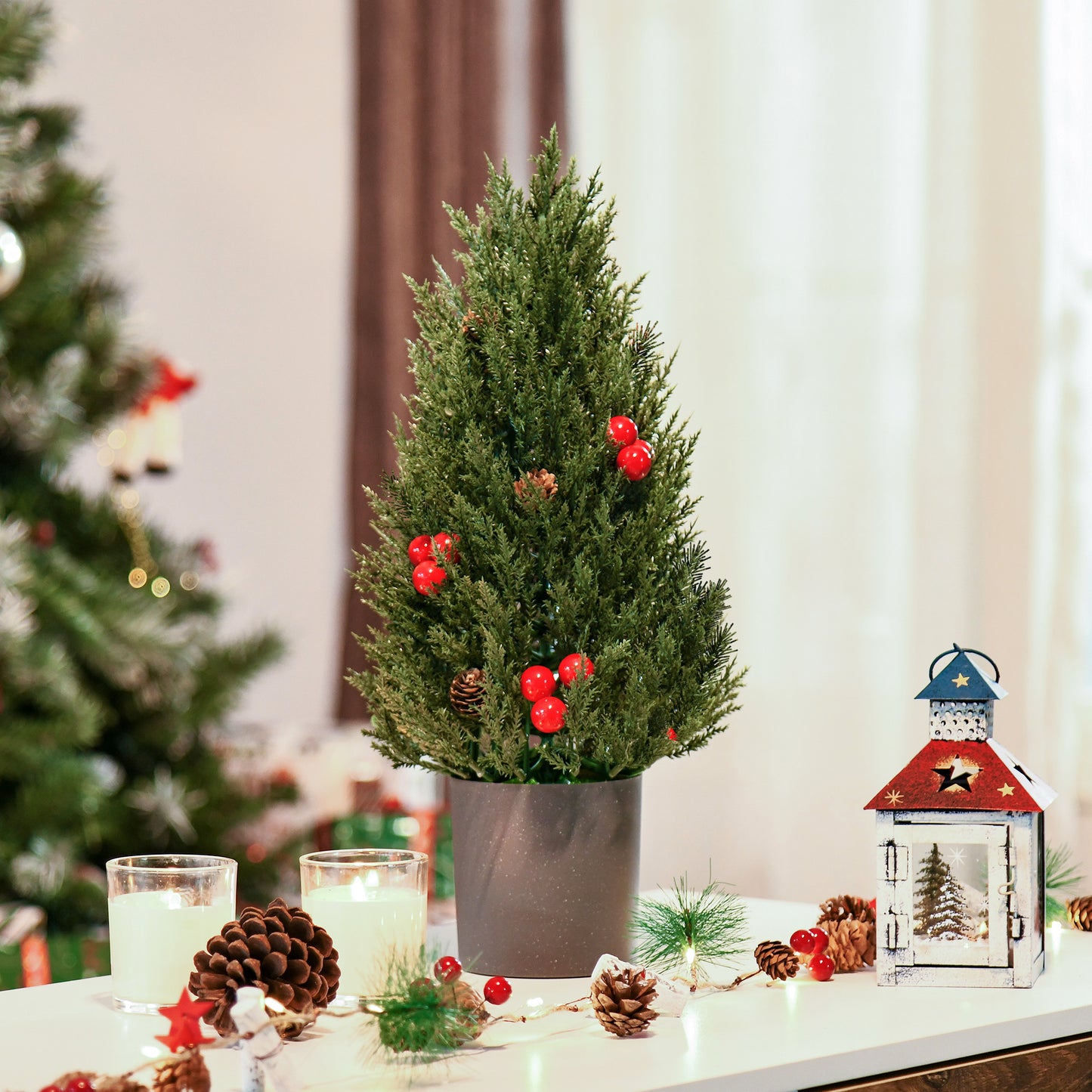 HOMCOM Mini-Weihnachtsbaum mit roten Beeren und Tannenzapfen, inkl. Übertopf 27 cm x 27 cm x 47 cm, Mehrfarbig