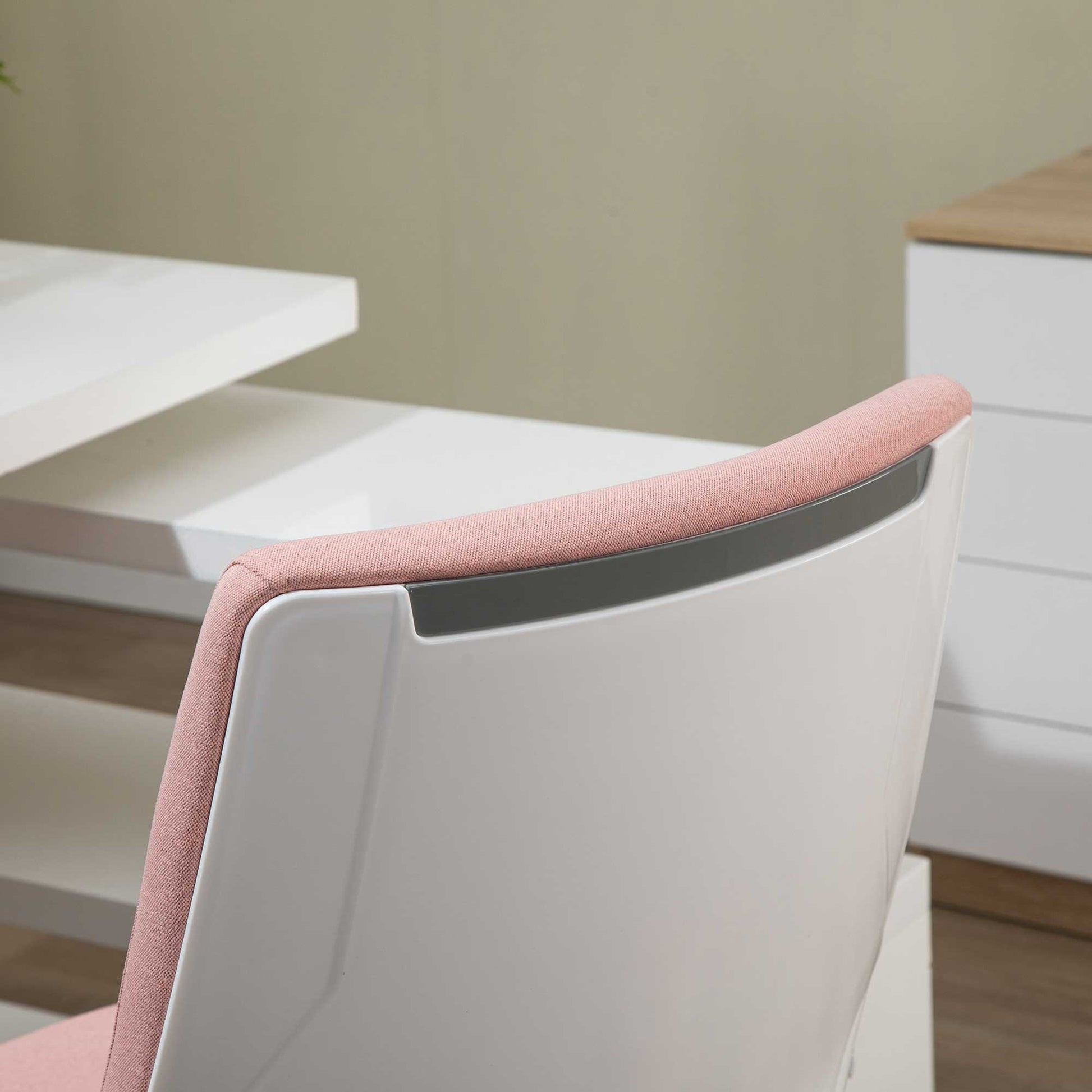 Vinsetto Bürostuhl Schreibtischstuhl Home-Office-Stuhl mit Wippenfunktion Rückenlehne höhenverstellbarer dick gepolstert ergonomisch 360°-Drehräder Polyester Nylon PP Rosa+Weiß 62x69x92-100 cm