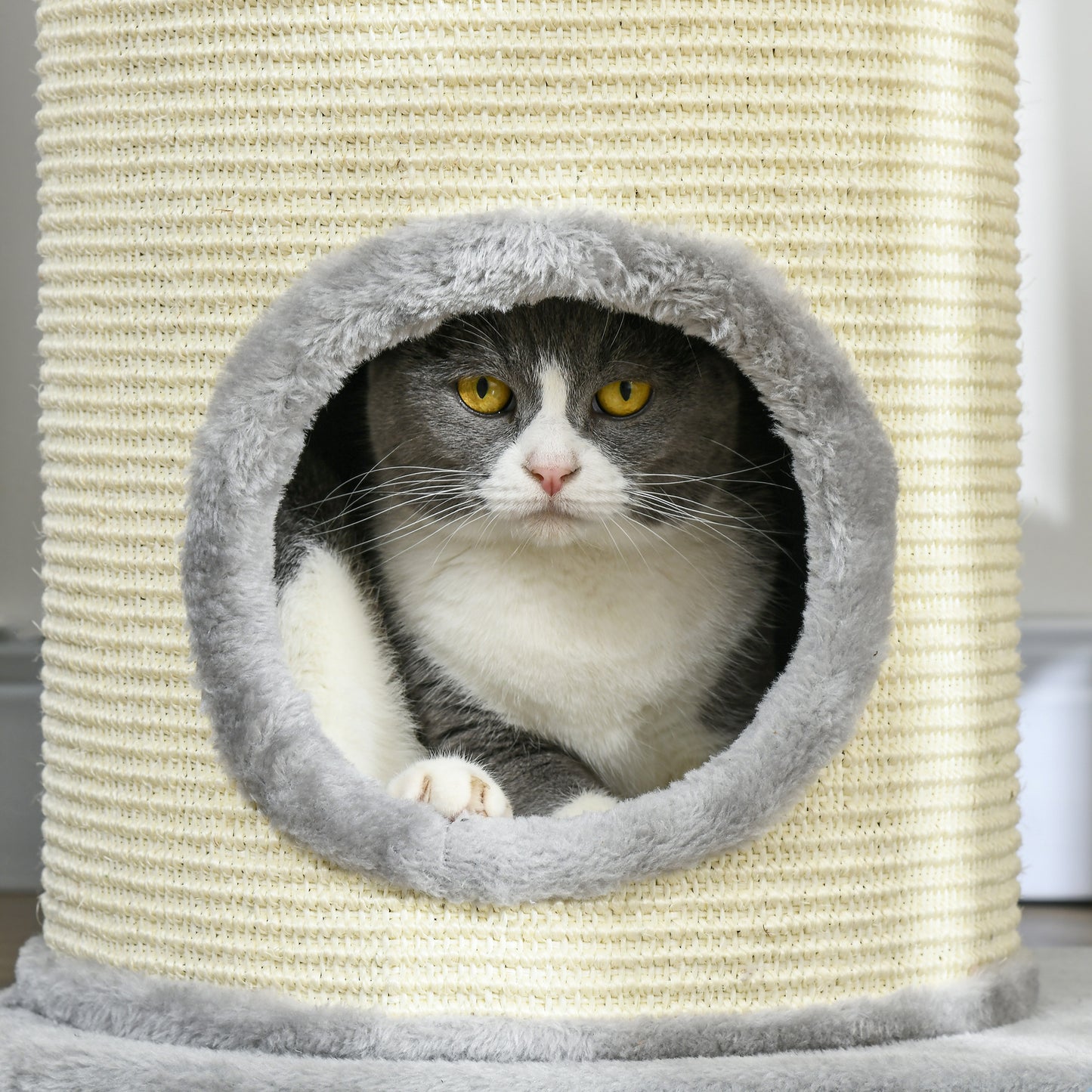 PawHut Kratzbaum für Katzen, Sisal-Seilpfosten, weicher Plüsch, mehrstufig, Ballspielzeug, Grau, 59x35x100 cm