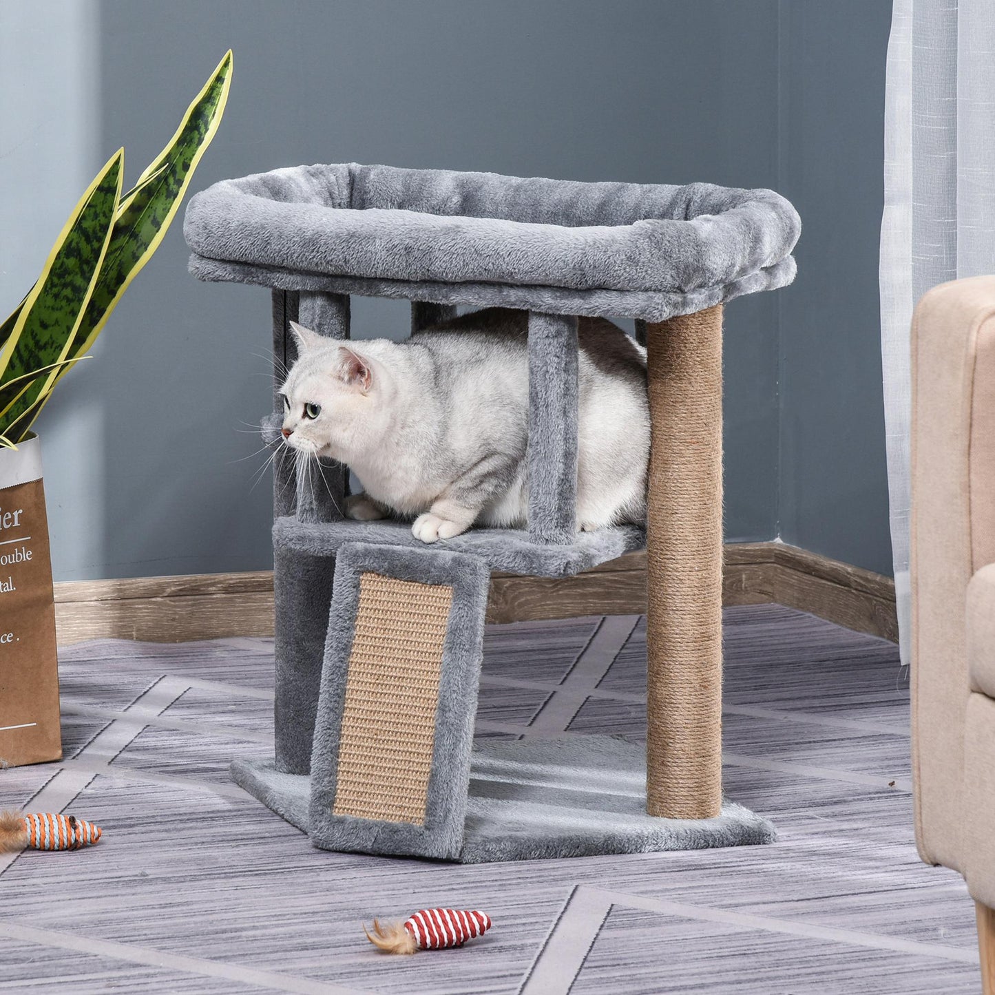 PawHut Kratzbaum 57 سم Kleiner Katzenbaum mit Katzenhöhle، Liegeplattform، Katzenkratzbaum mit Kratzbrett، Spielball، Katzenmöbel für Katzen bis 5 كجم Hellgrau