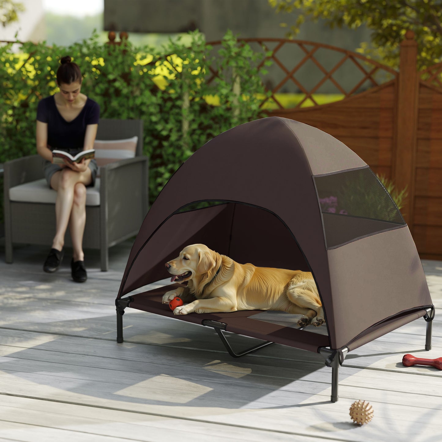 PawHut Hundeliege Outdoor mit Dach, Erhöhtes Hundebett für Große Hunde, 106 x 76 x 99 cm, Kaffee