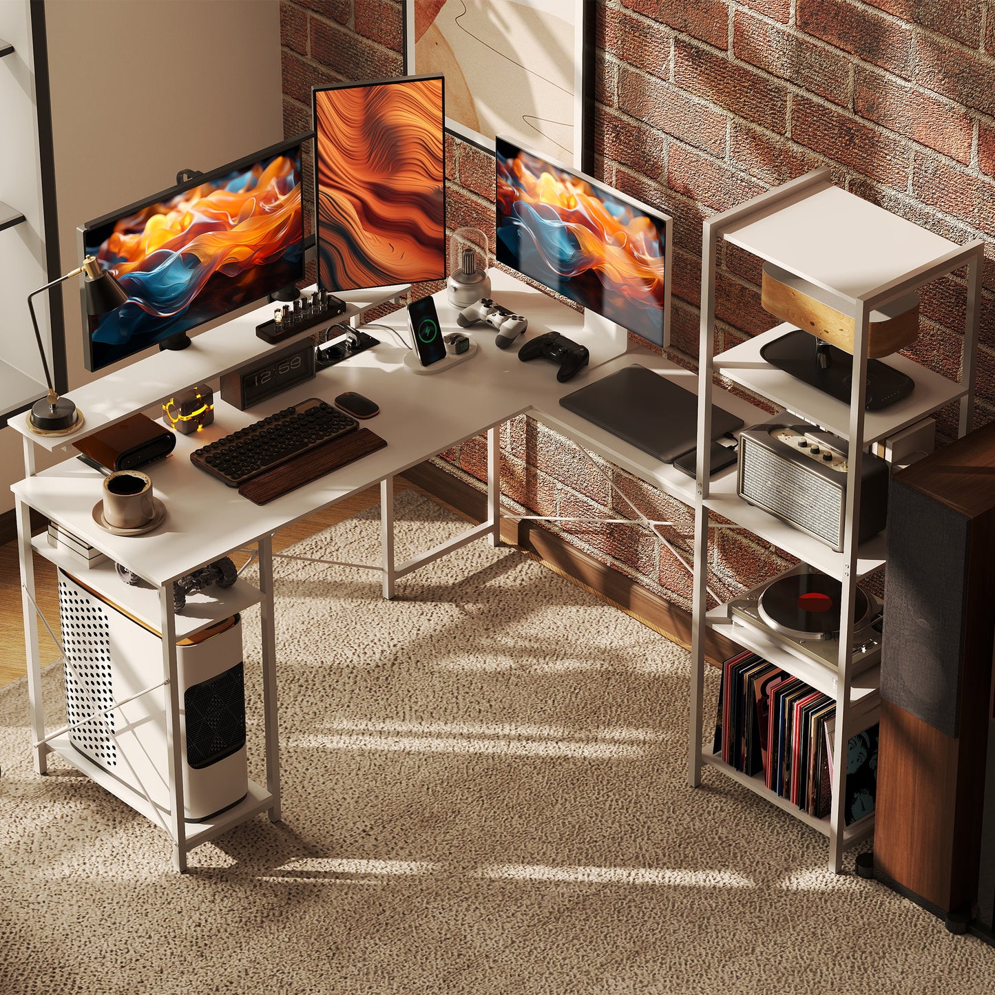 HOMCOM L-förmiger Schreibtisch mit Ladestation, Eck-Computertisch mit Monitorständer und Regalen, für Homeoffice, Büro, Weiß