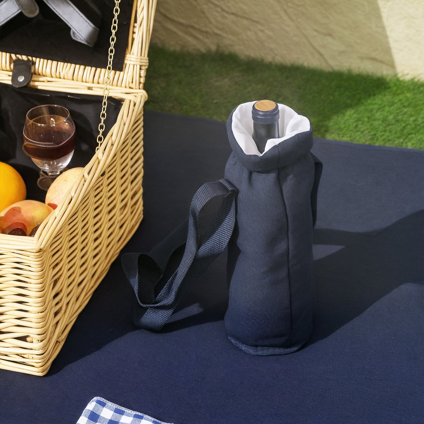 Outsunny Picknickkorb aus Weidenholz Picknickkoffer für 4 Personen mit Isoliert Kühlfach Besteck Set Naturholz