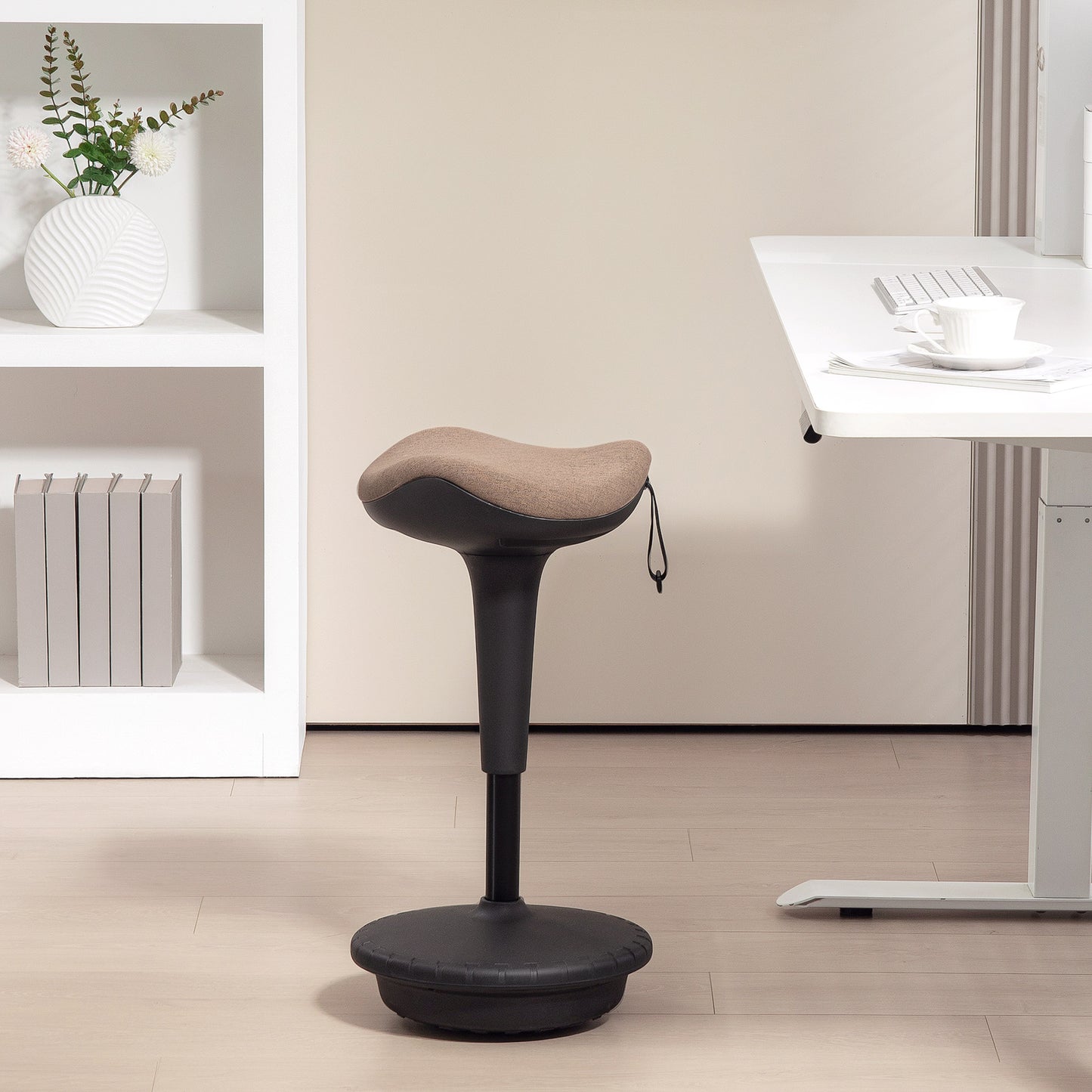 HOMCOM Balancehocker, beweglicher Sitz, drehbarer Bürohocker, höhenverstellbar, ergonomisch, 34 x 34 x 68,5-83,5 cm, Braun