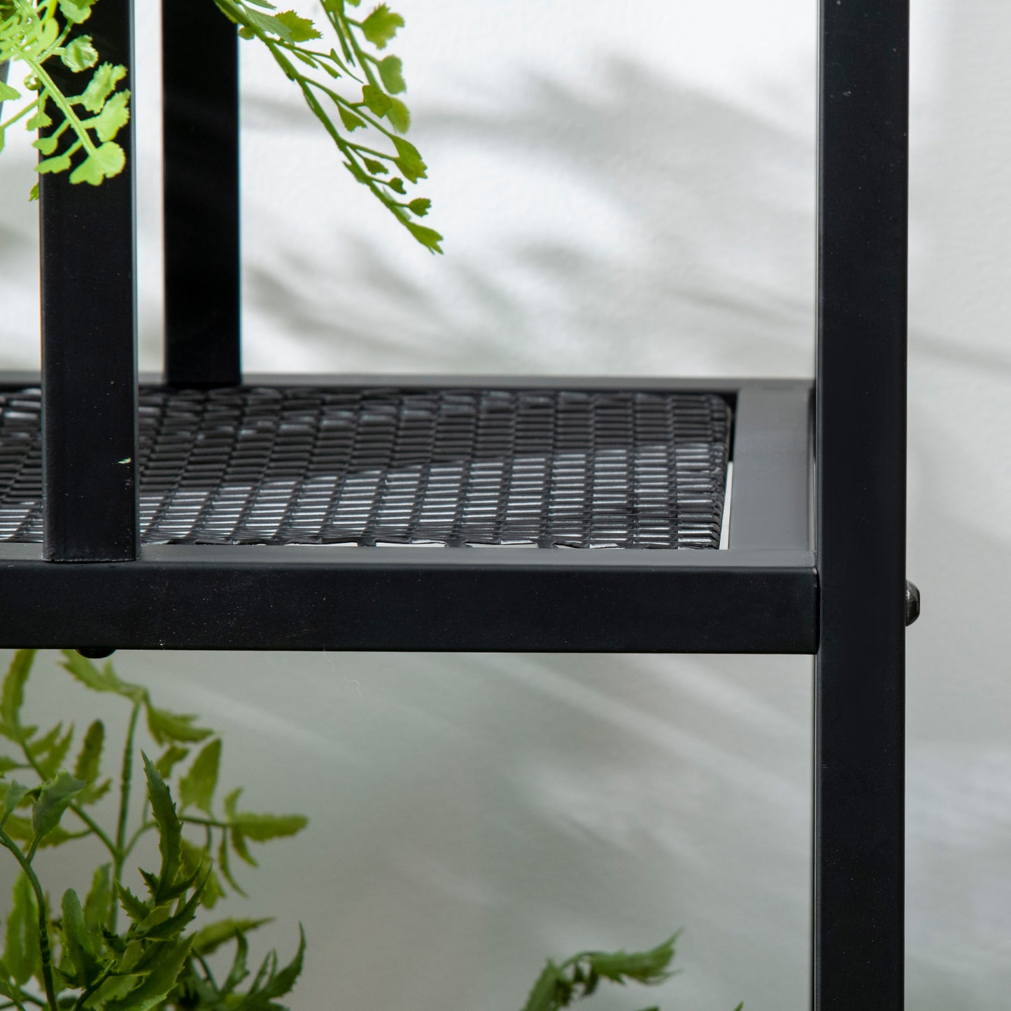 Outsunny Pflanzenregal mit 4 Regalen, wetterbeständig, Blumentreppe, 91 cm x 25 cm x 83 cm, Schwarz