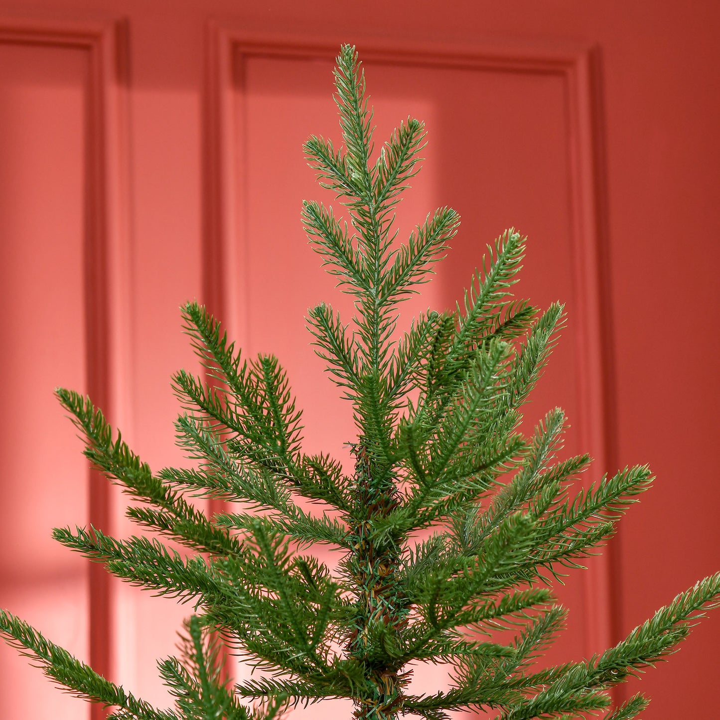 HOMCOM Künstlicher Weihnachtsbaum 180 cm Kieferbaum künstlich mit 795 Spitzen, klappbar Füße Stahlrahmen