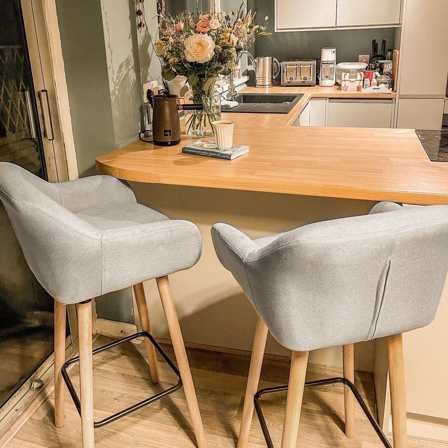 HOMCOM 2er-Set Barhocker, inkl. Fußstütze, Massivholz, 55 cm x 48c m x 100 cm, Beige