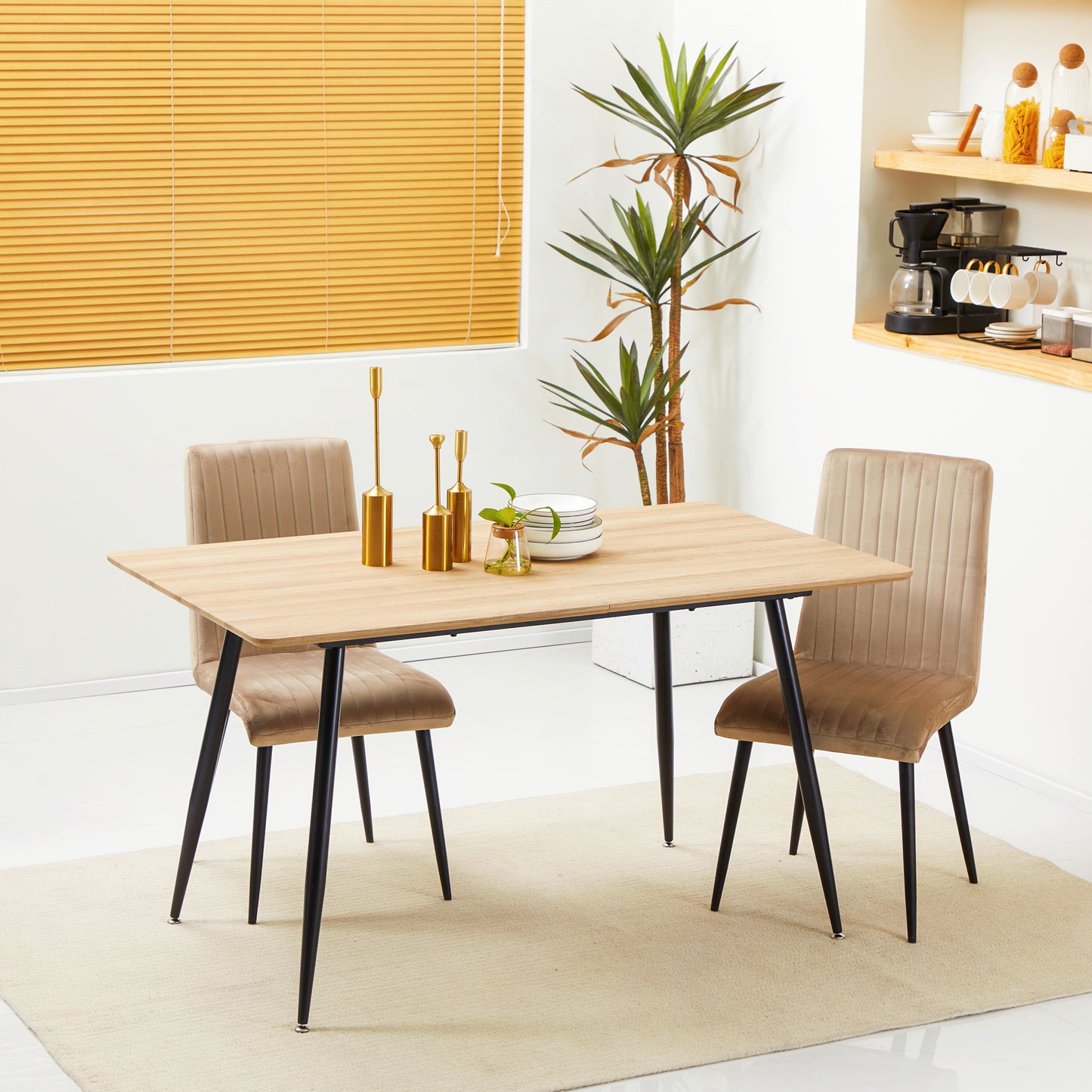 HOMCOM Esstisch im Skandi-Design, Küchentisch, für 4 Personen, Holzoptik, 140 cm x 80 cm x 76 cm, Natur + Schwarz