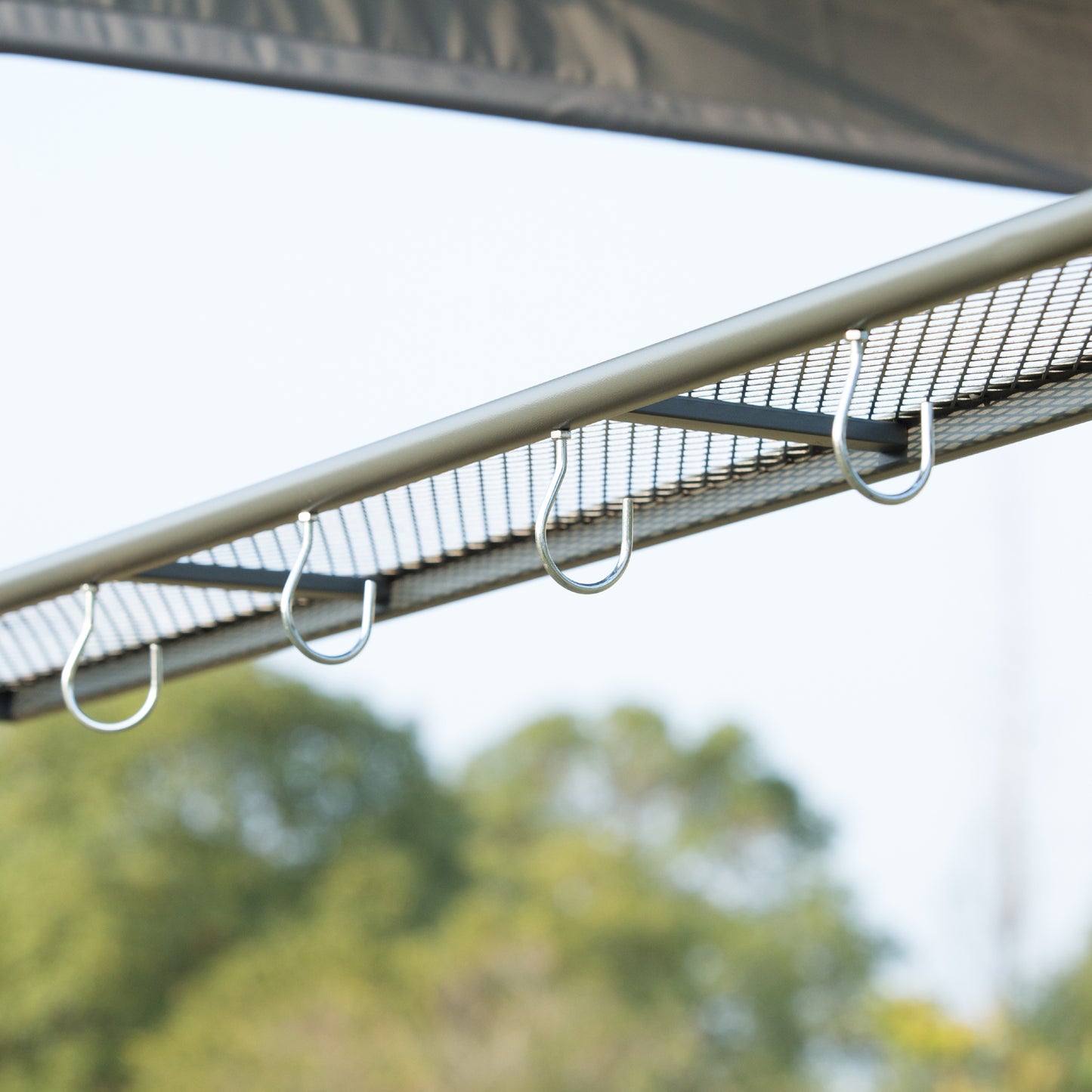 Outsunny Grillpavillon mit Flammschutzdach, BBQ-Pavillon mit 2 Ablagen, Polyester, Schwarz, 218 x 138 x 216 cm