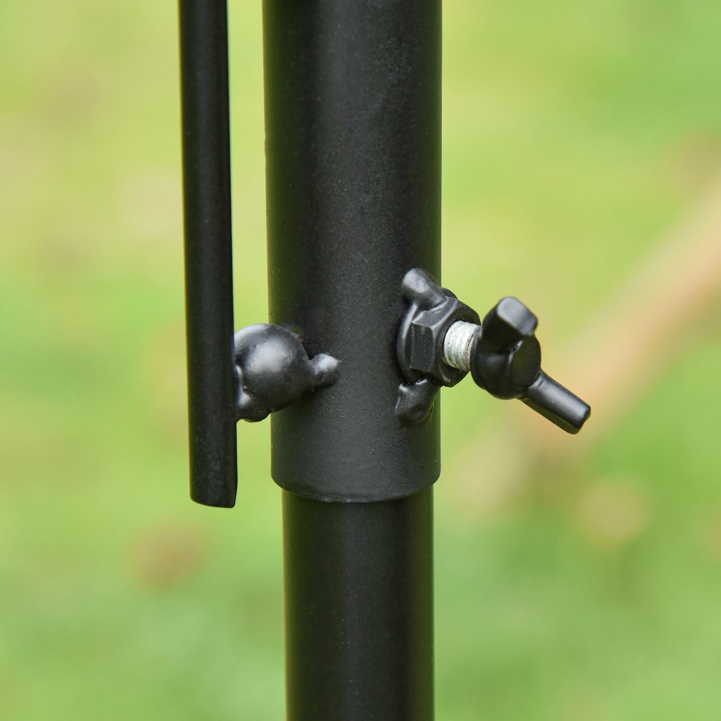 PawHut Vogel Futterstation Set aus Stahl Höhe 208 cm inkl. 4 Haken Vogeltränke Futterteller Vollständiges Futtersäulen Vogelfutterspender Station Schwarz
