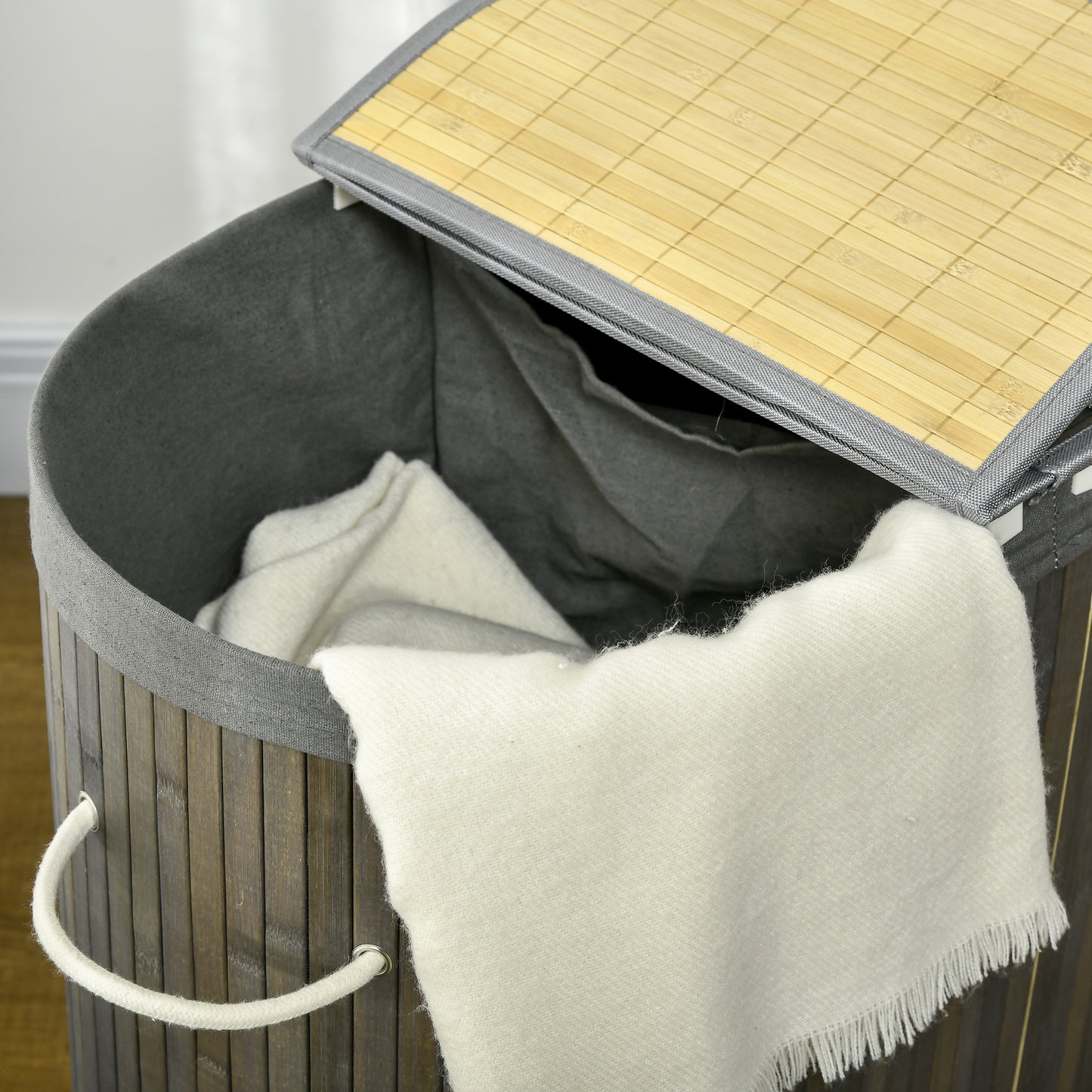 HOMCOM 100 L Wäschekorb mit Deckel, Griff, 2 Abschnitte, herausnehmbarer Wäschesack, für Schlafzimmer, Badezimmer, Bambus, Grau