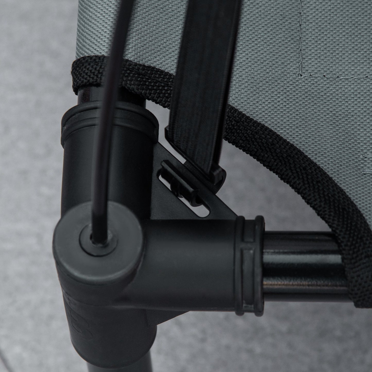 PawHut Erhöhtes Hundebett mit Baldachin, Haustierbett, Hundeliege outdoor mit Dach, Atmungsaktiv, Taftstoff für Camping Grau 61 x 46 x 62 cm