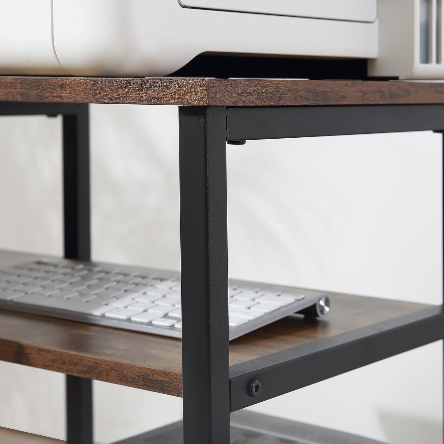 HOMCOM Eckschreibtisch Winkelschreibtisch PC-Tisch Computertisch Bürotisch Regal Schublade L-Form Spanplatte Metall Rustikales Braun 135 x 90 x 79 cm