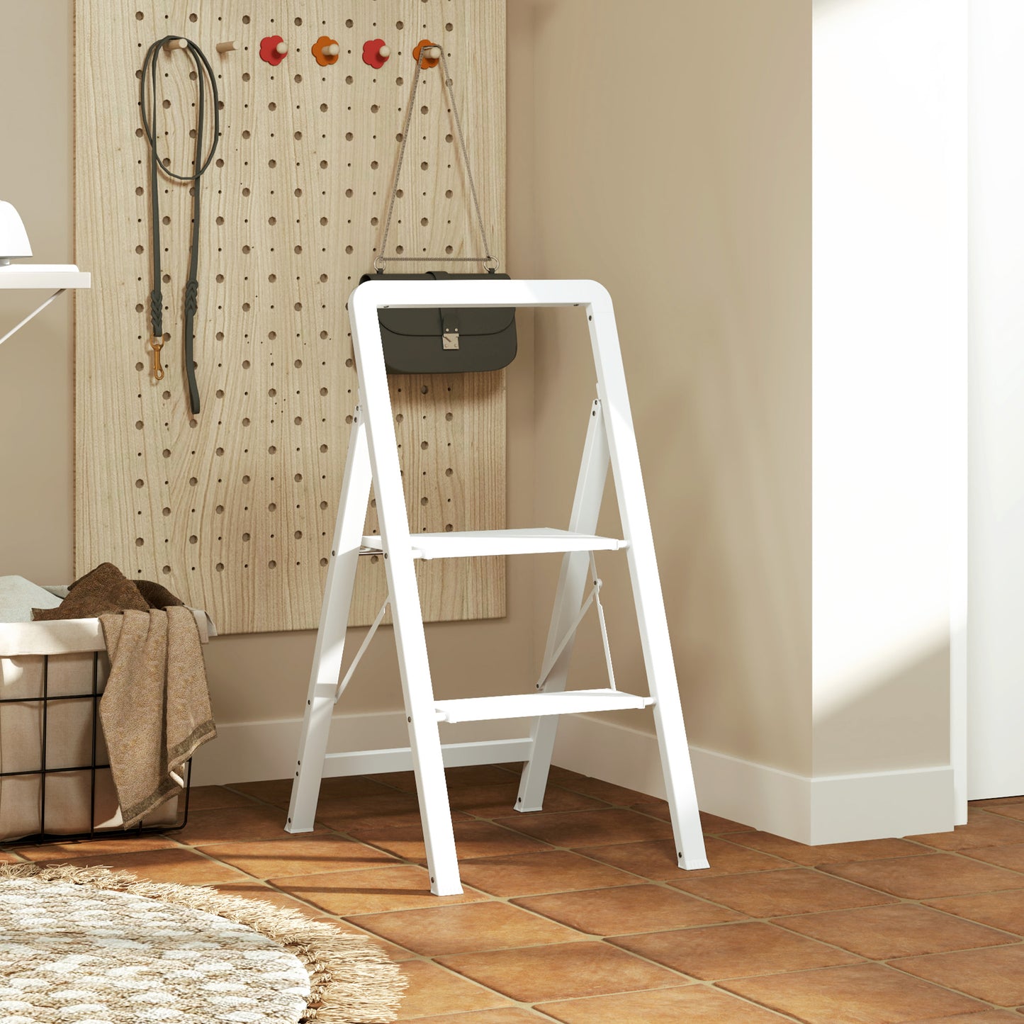 HOMCOM 2-stufige Trittleiter, Aluminum faltbar, rutschfeste Plattform, Weiß
