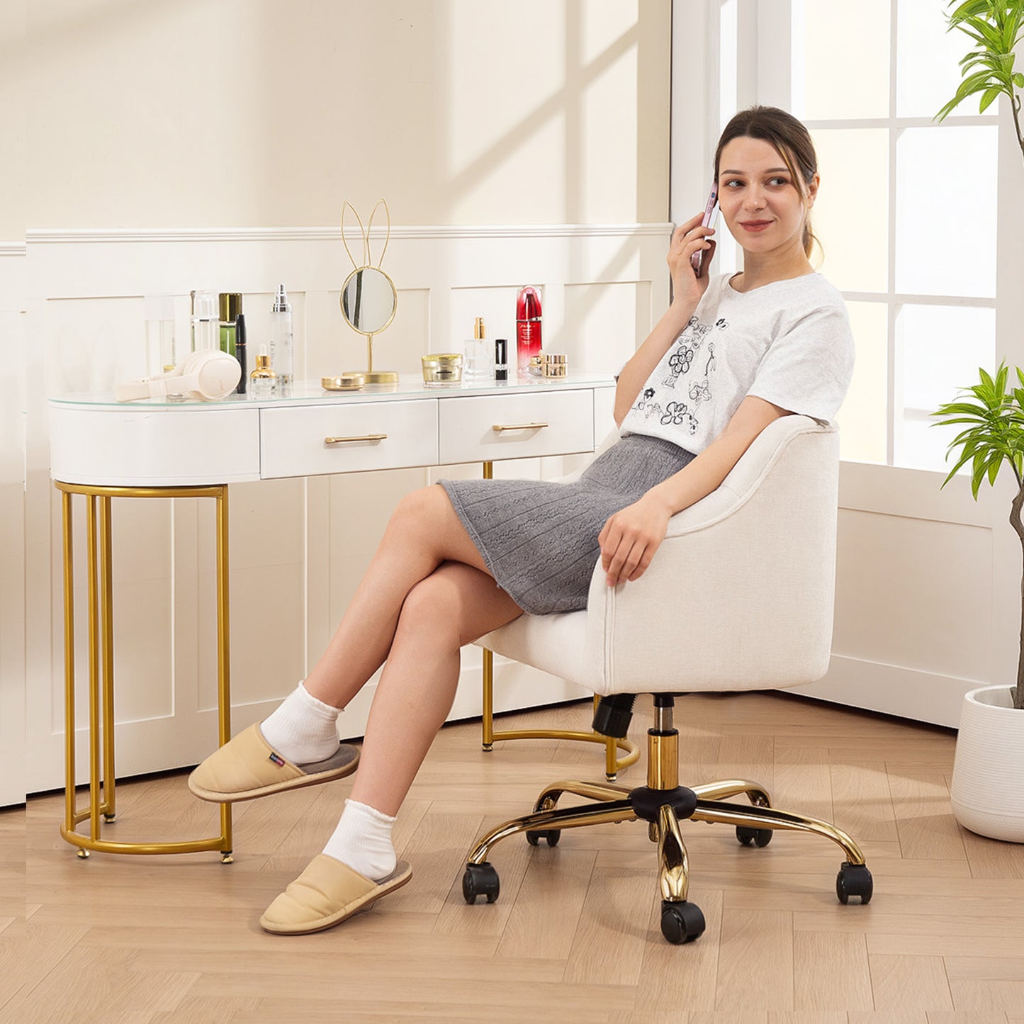 HOMCOM Gepolsterter Bürostuhl, Schreibtischstuhl i Leinenoptik, goldfarbene Beine, höhenverstellbar, Beige