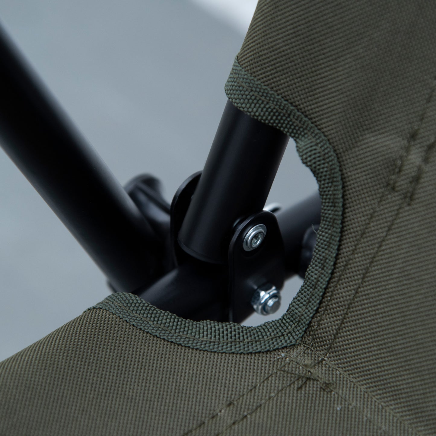 Outsunny Faltstuhl 2-Sitzer faltbar Campingstuhl mit Armlehnen Getränkehalter Outdoor Klappstuhl bis 160 kg belastbar robust Angelstuhl Gartenstuhl für Garten Camping Strand