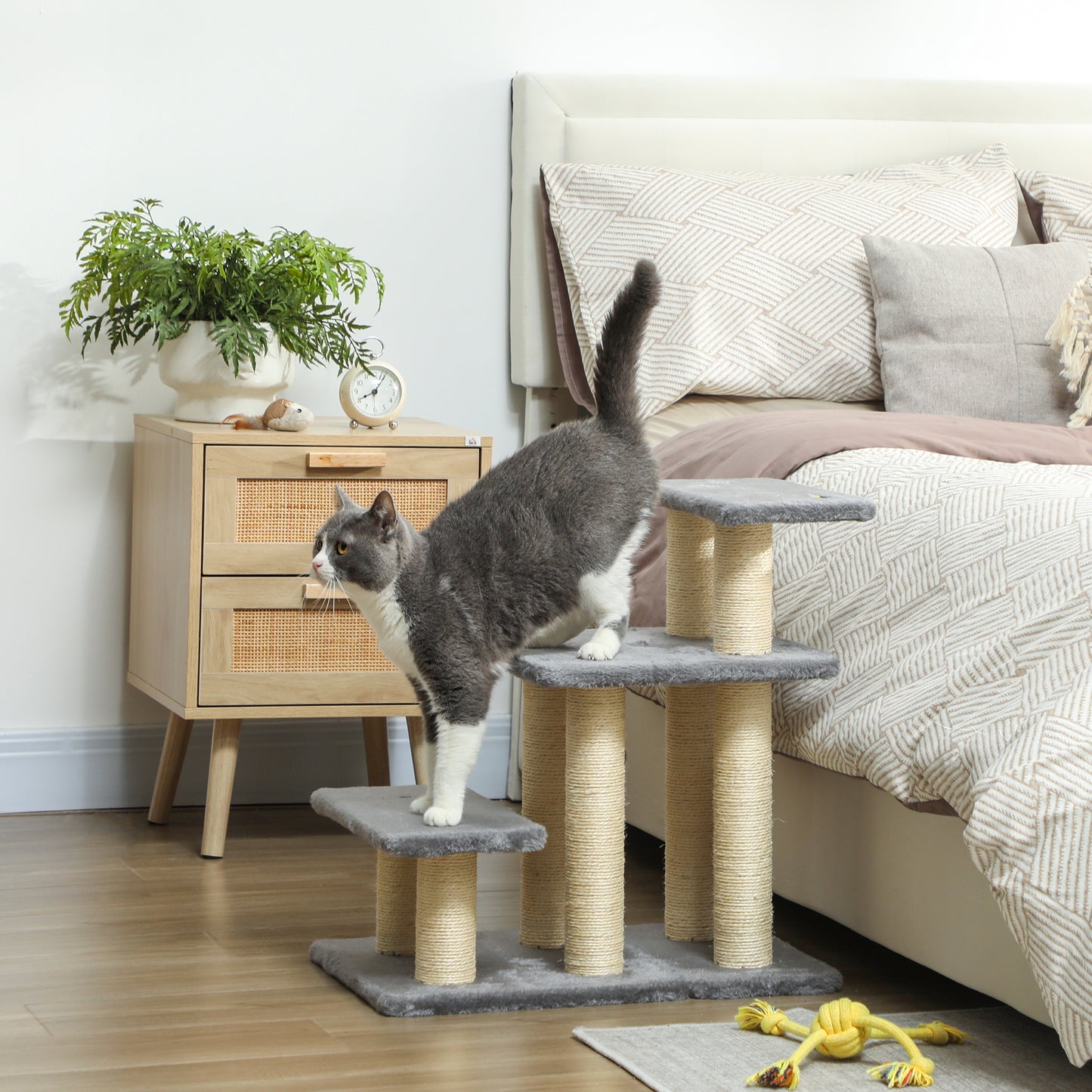 PawHut Hundetreppe 3 Stufen 54 cm Hoch Haustiertreppe für Kleine Hunde Katzentreppe mit Sisal Kratzbäumen, Spielball