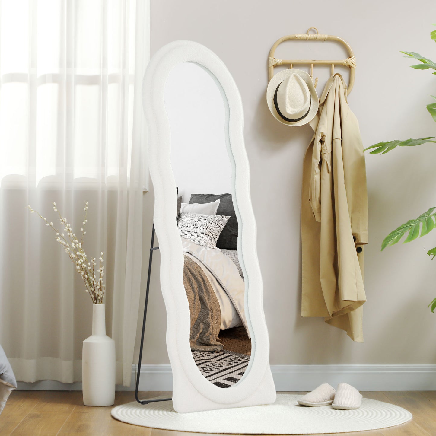 HOMCOM Ganzkörperspiegel 160 x 60 cm Gewölbter Standspiegel mit Wellendesign Bruchsichere Glas Weiß