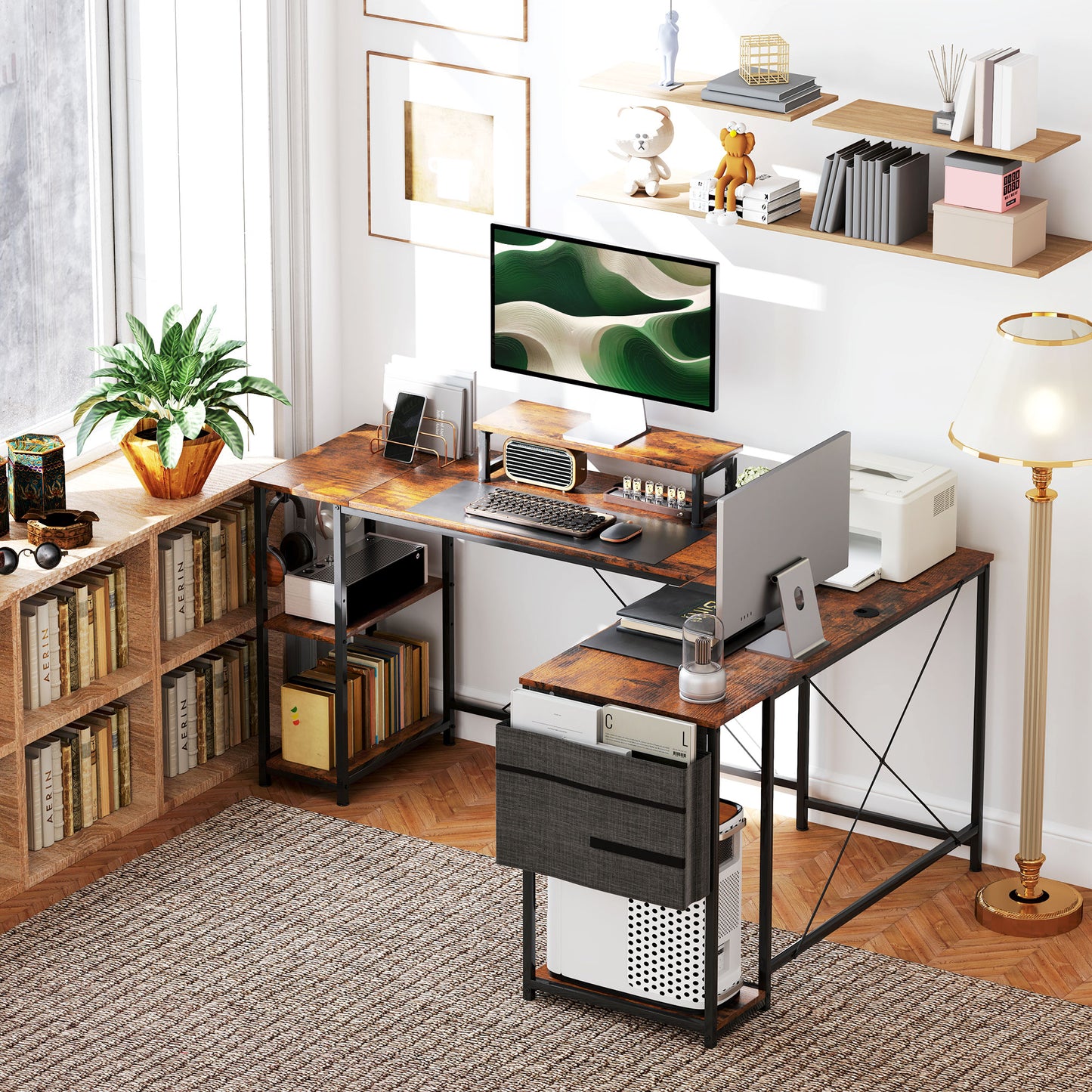 HOMCOM L-förmiger Schreibtisch, Vielseitiger Bürotisch mit einstellbaren Regalen und Aufbewahrungstasche, Monitorständer, Braun