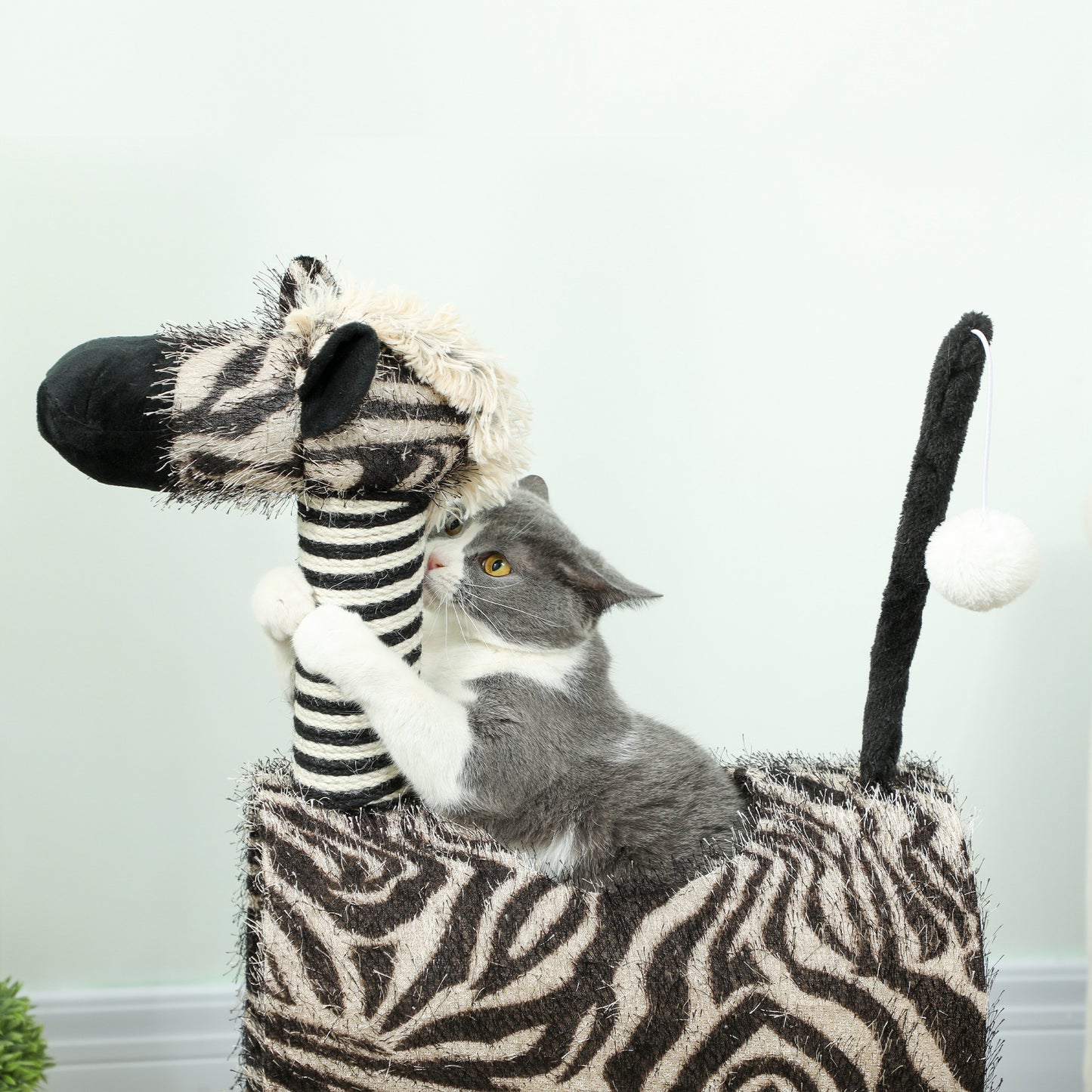 PawHut Kratzbaum im Zebra-Design, 1 Katzentunnel, 3 Kratzstämme 48,5 cm x 35 cm x 93 cm, Schwarz + Weiß