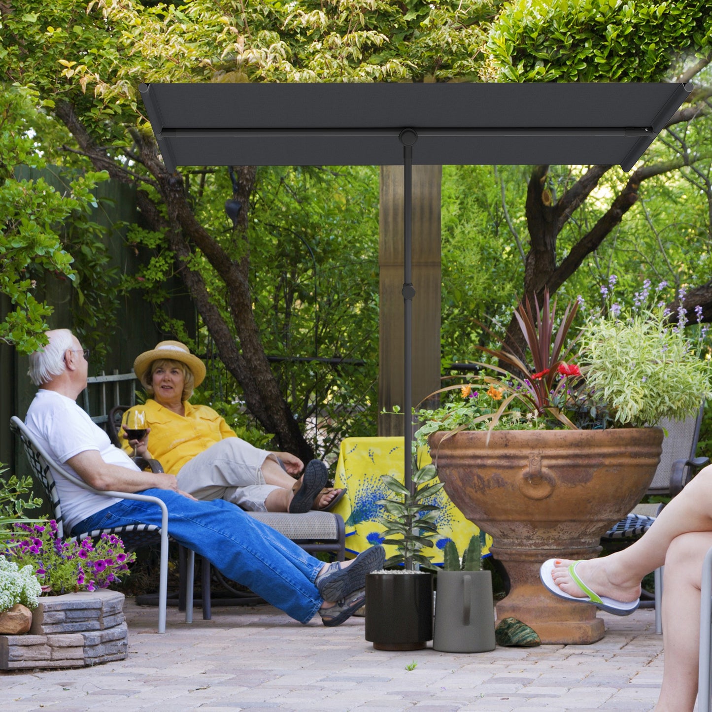Outsunny Sonnenschirm 180 Grad drehbar Höhenverstellbar Gartenschirm mit Aluminium-Mast 150x205cm Dunkelgrau