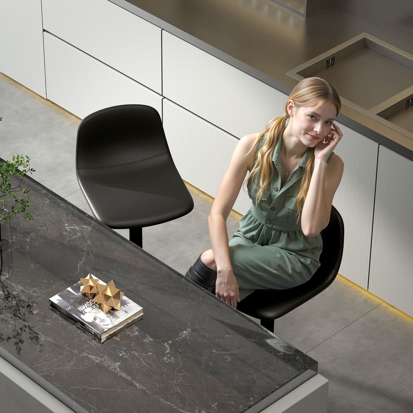 HOMCOM 2er-Set Barhocker، Barstühle mit Kunstlederbezug، drehbar، mit Rückenlehne und Fußstütze، Metallbasis، Schwarz