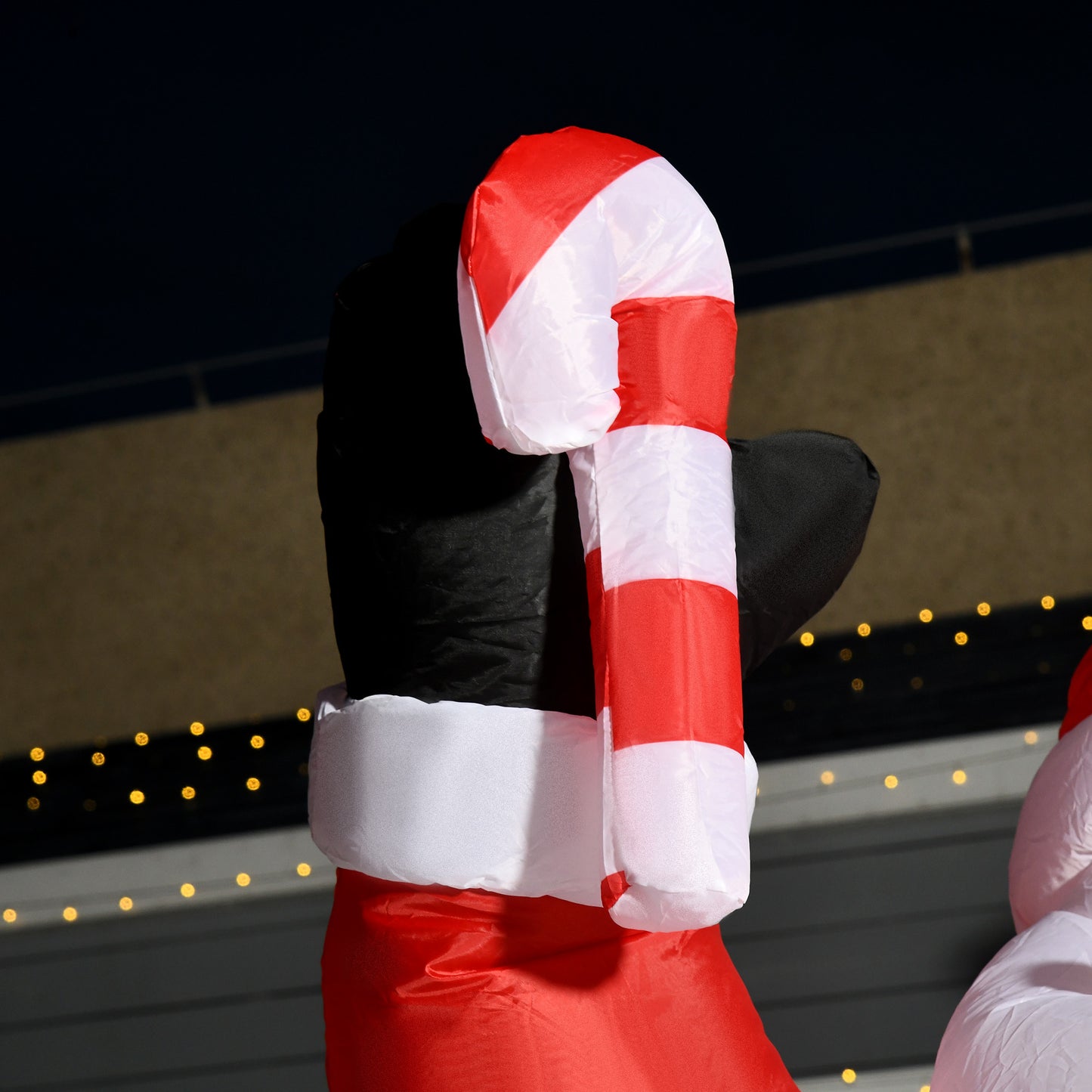 HOMCOM Aufblasbar Weihnachtsdeko, 2,4 m Weihnachtsmann mit LED-Beleuchtung, Zuckerstange