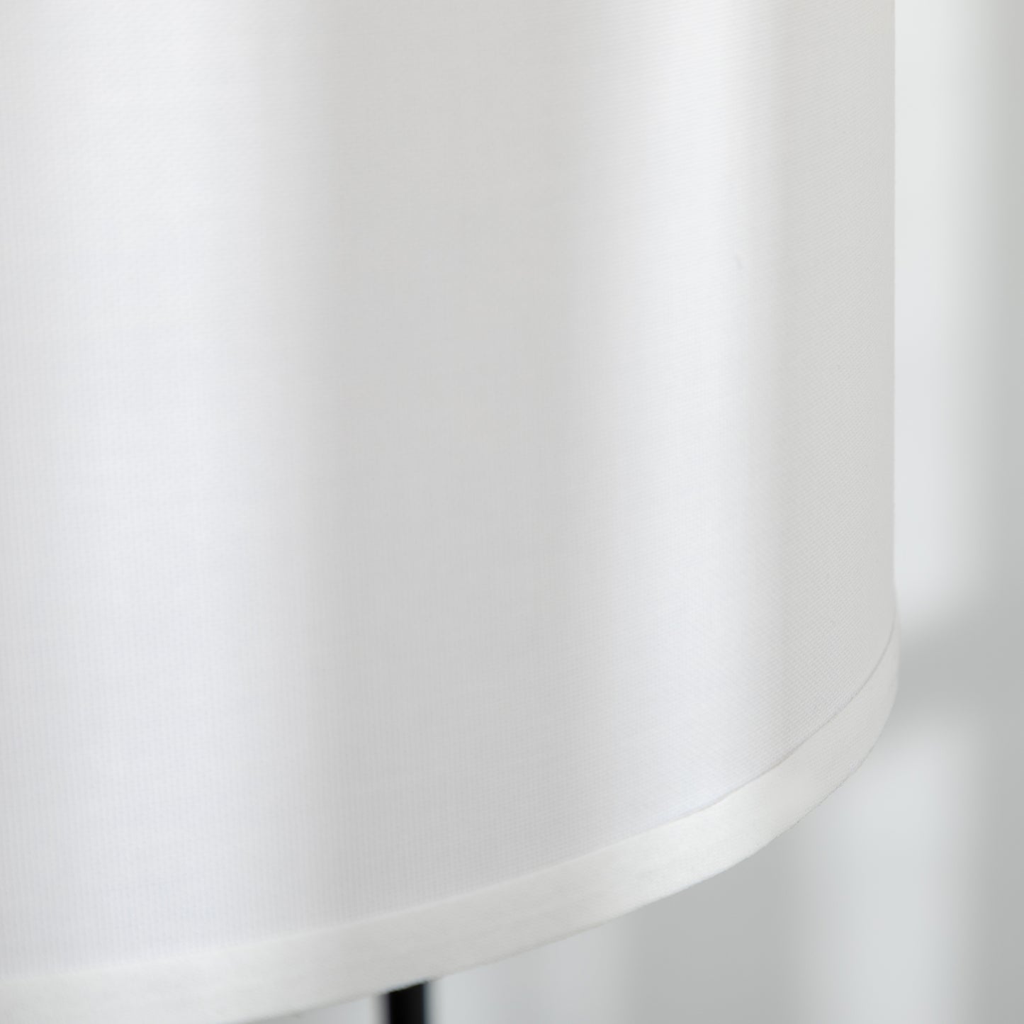 HOMCOM Stehlampe mit Fußschalter, Bodenlampe mit Stoffschirm, Stahl, Weiß