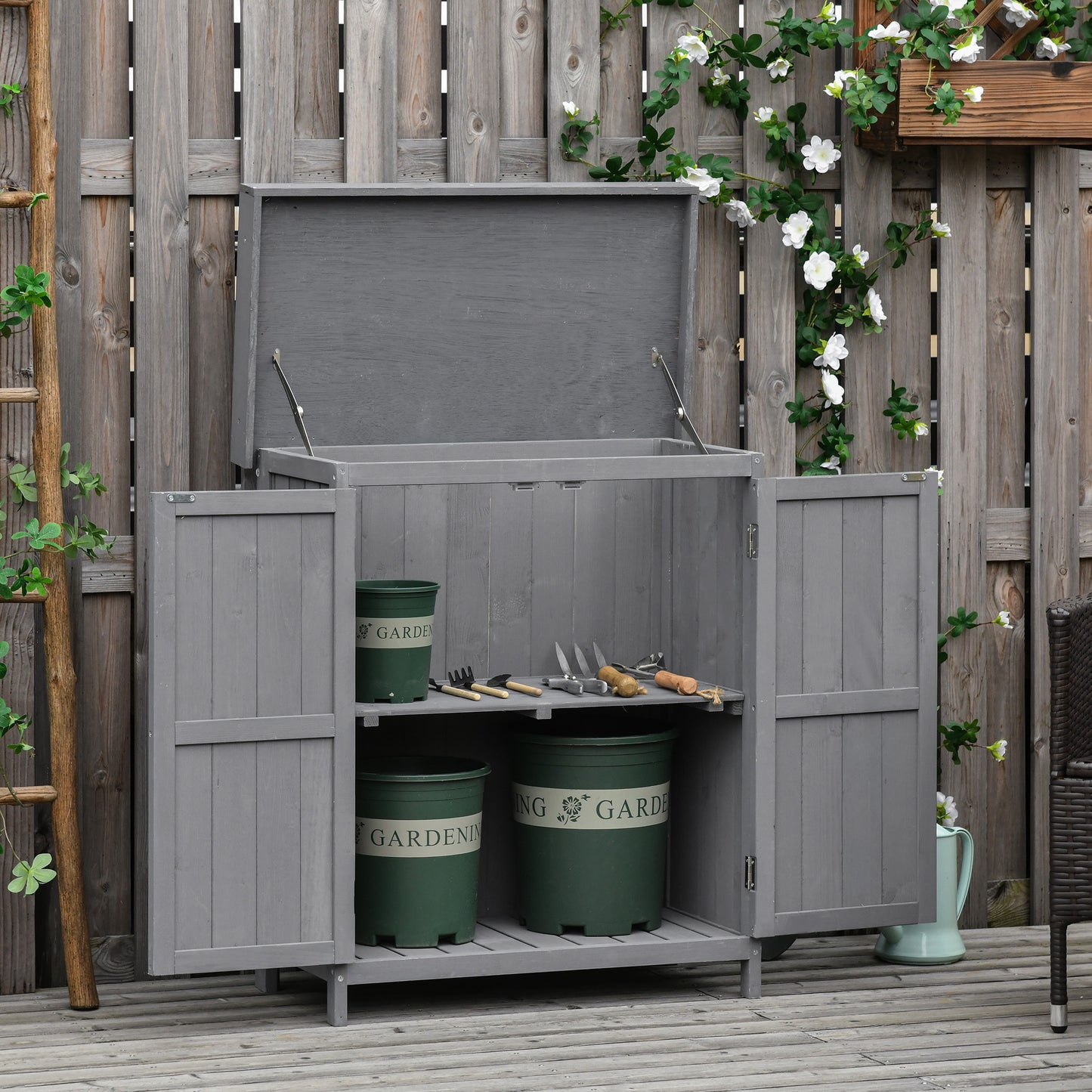Outsunny Geräteschrank, Doppeltür, Klappdeckel, 2 Regalfächer, wetterfest, Naturholz, grau, 74 x 43 x 88cm