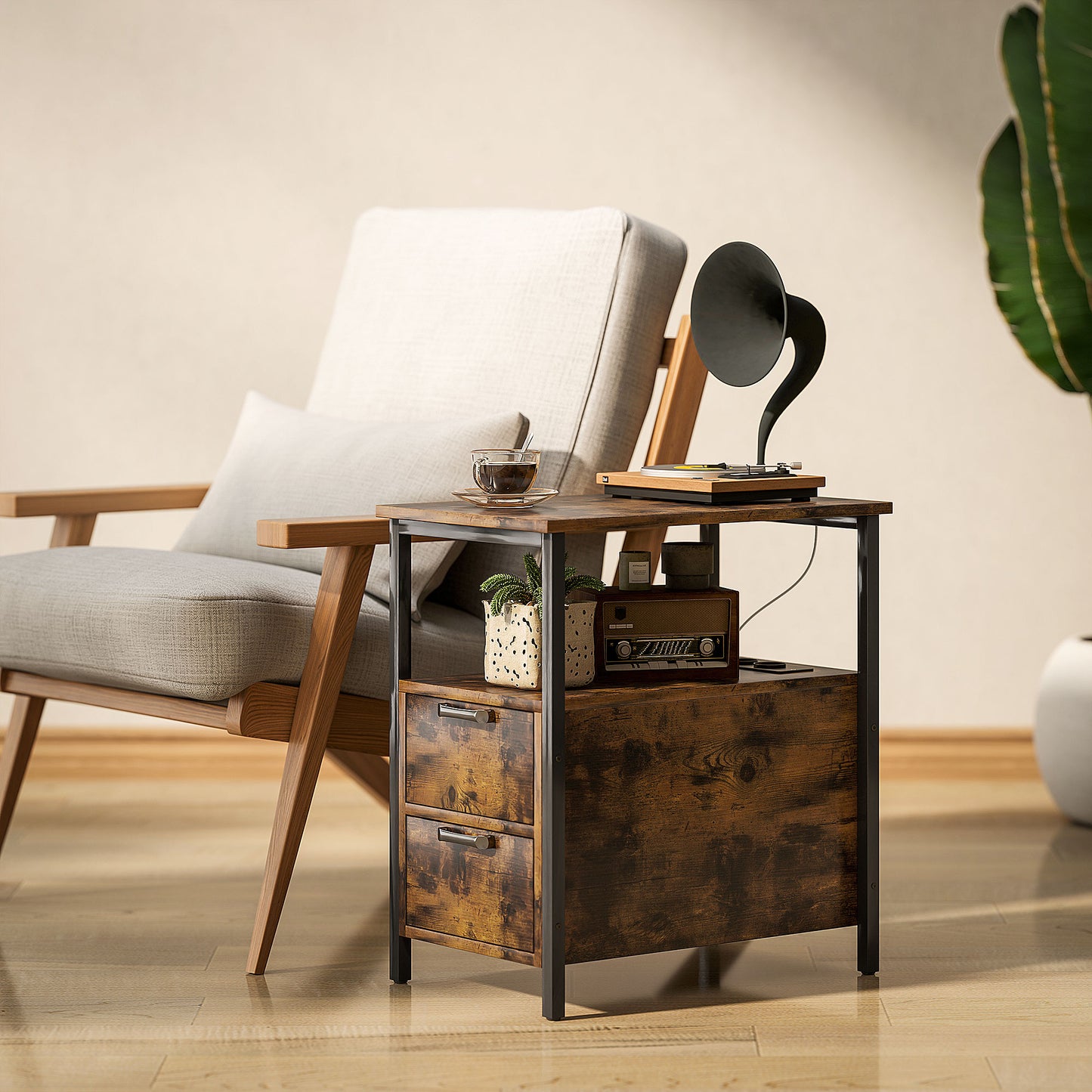 HOMCOM Beistelltisch mit Aufladestation, USB-Anschlüssen, Steckdosen, 2 Schubladen und Regal für Wohnzimmer, Schlafzimmer