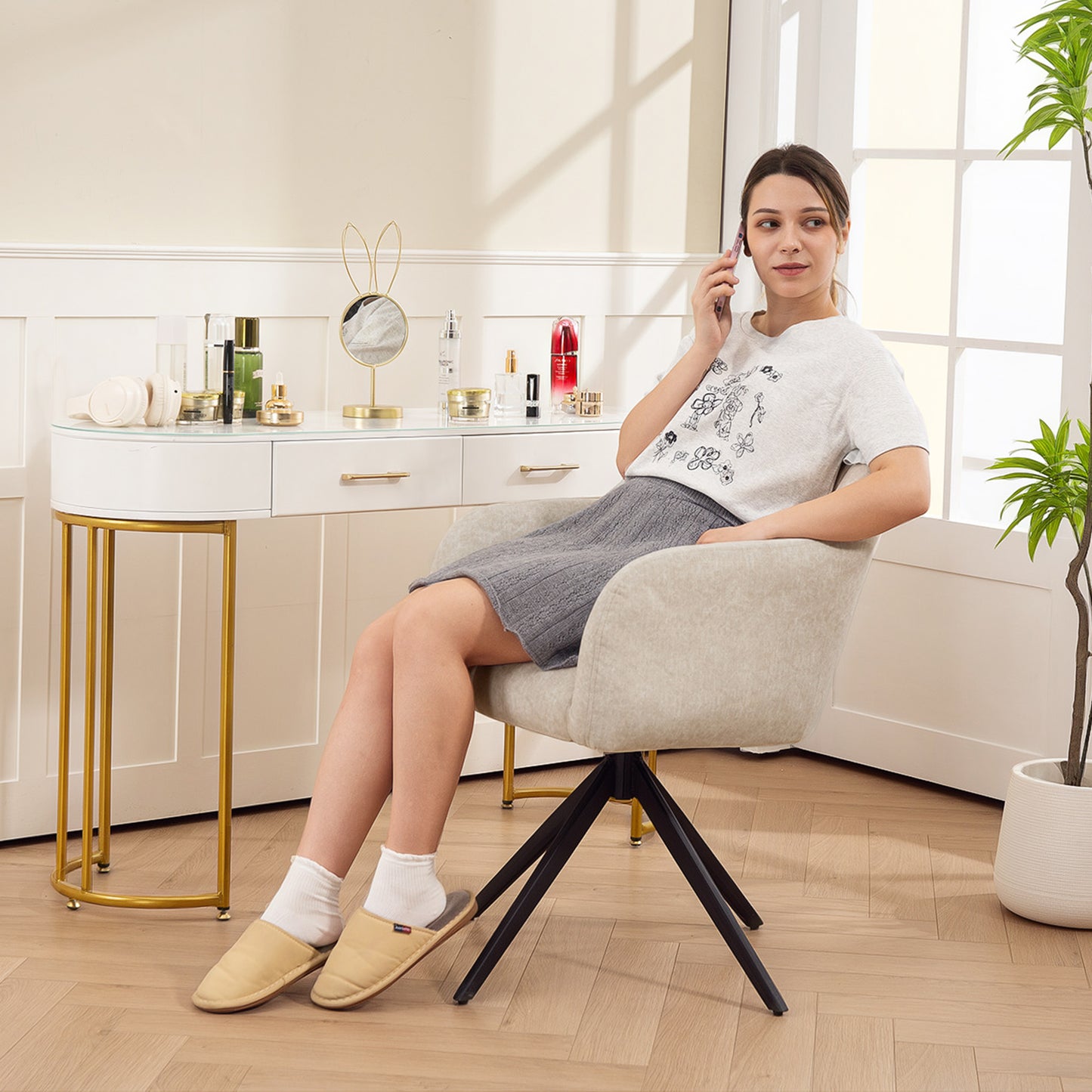 HOMCOM Drehbarer Akzentstuhl, Polsterstuhl mit Stoffbezug, Armlehnen, Stahlbeine, für Wohnzimmer, Schlafzimmer, Büro, Beige